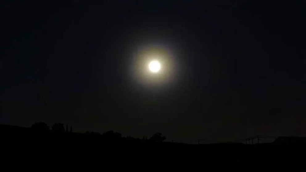 Ser du månen där du är ikväll